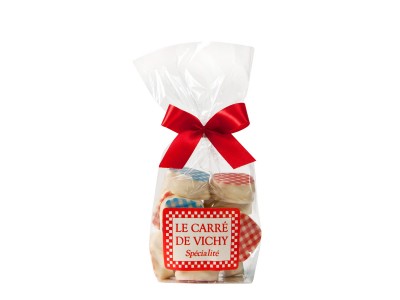 Pack of Carré Vichy square chocolates 110g